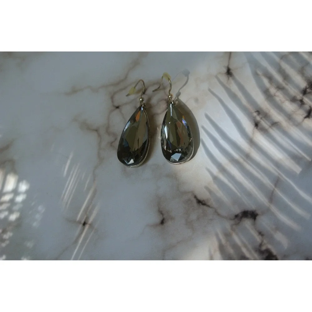 Banana Republic Smoked Grey Crystal Teardrop Dangle Earrings OS